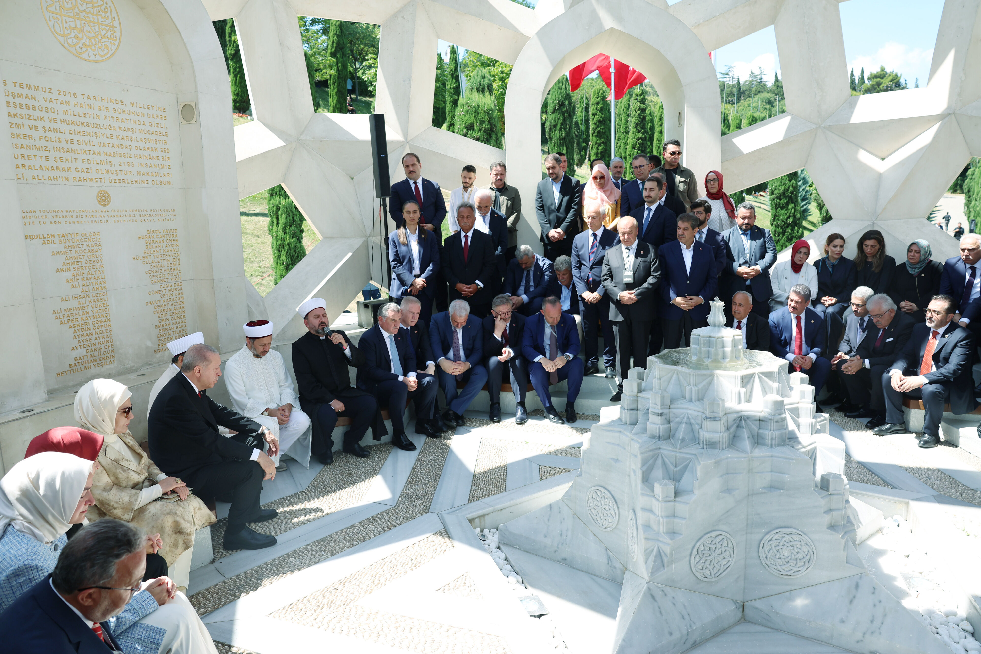 Erdoğan, 15 Temmuz&rsquo;a dil uzatanlara meydan okudu: Kıyamete kadar affetmeyeceğiz - 1. Resim