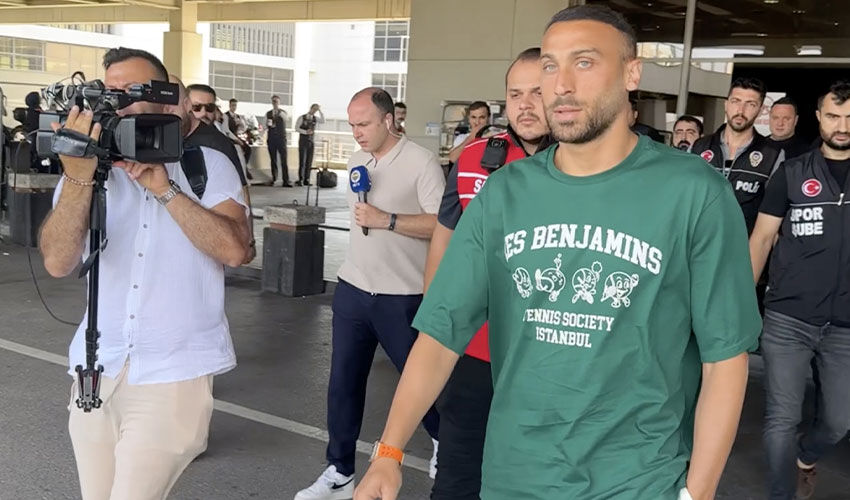 Fenerbahçe, Cenk Tosun'u açıkladı! Milli oyuncu İstanbul'da Fenerbahçe, Cenk Tosun'u açıkladı! Milli oyuncu İstanbul'da - 1. Resim