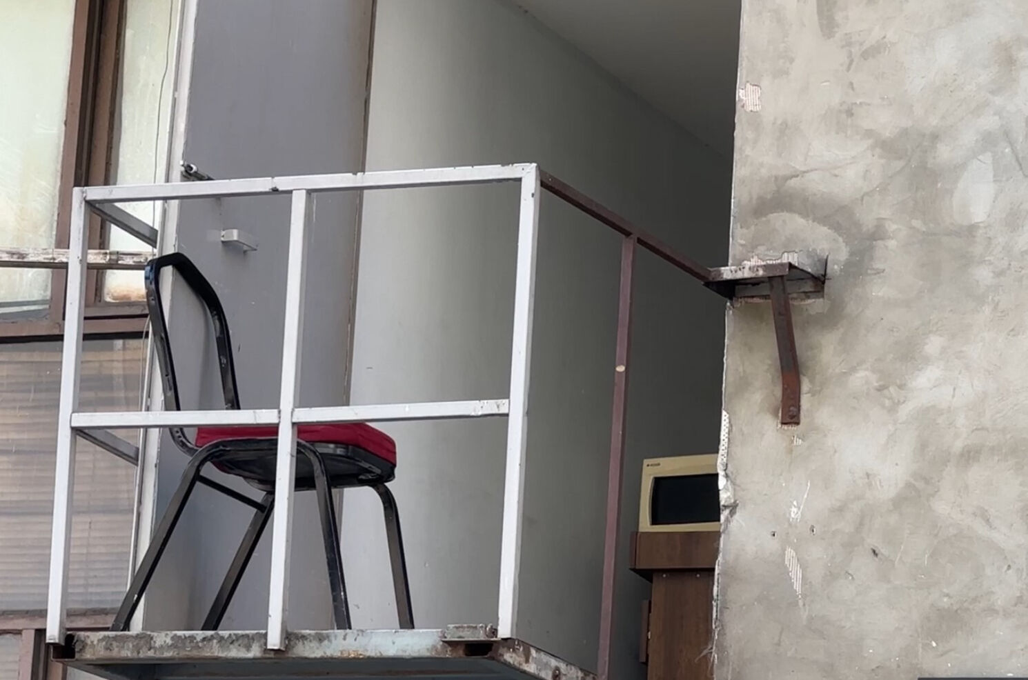 İntihar ihbarına giden polis, kan donduran cinayeti ortaya çıkardı - 2. Resim