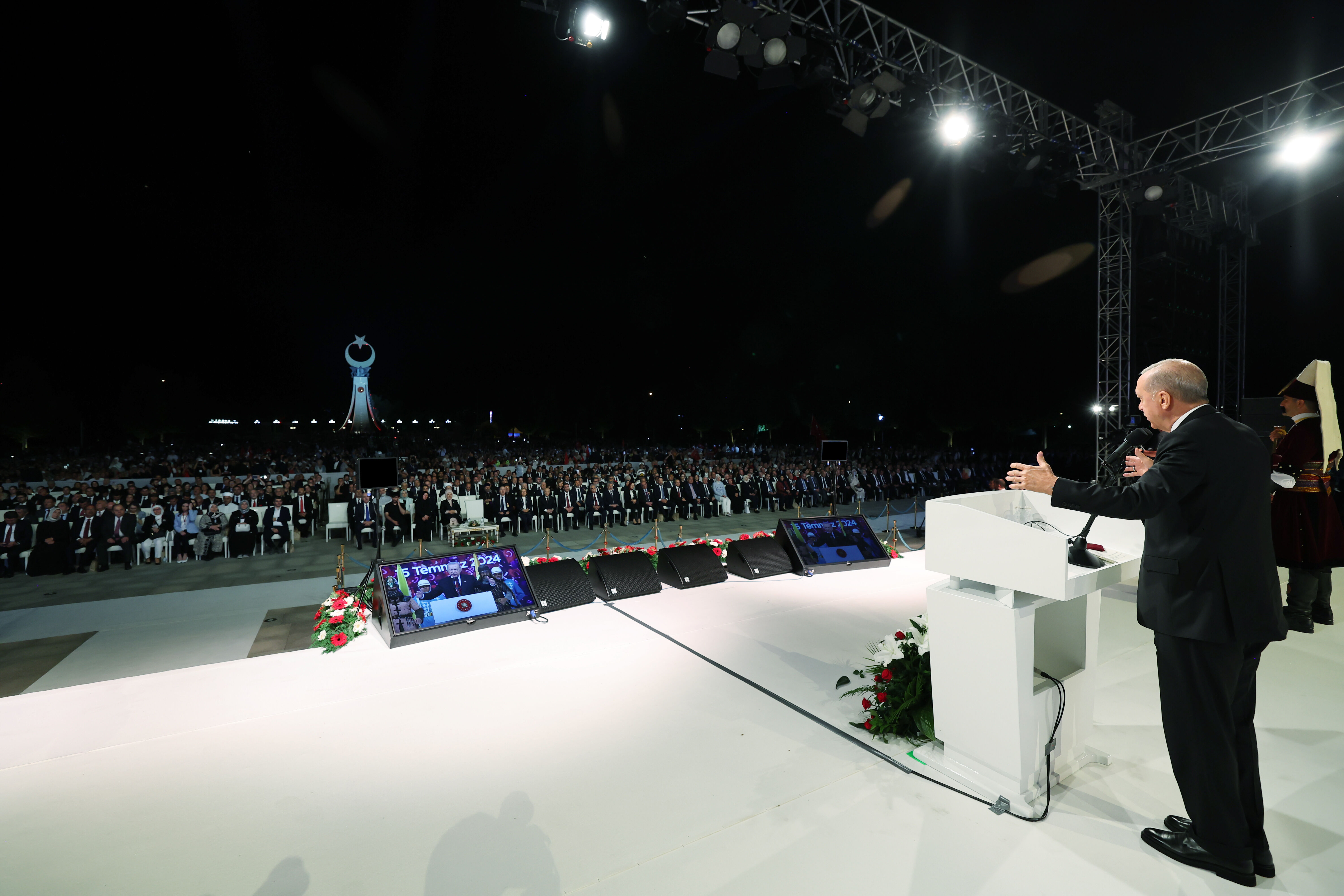 Milletin zaferinin 8. yıl dönümü! Erdoğan'dan Külliye'de 15 Temmuz mesajı Milletin zaferinin 8. yıl dönümü! Erdoğan'dan Külliye'de 15 Temmuz mesajı - 5. Resim