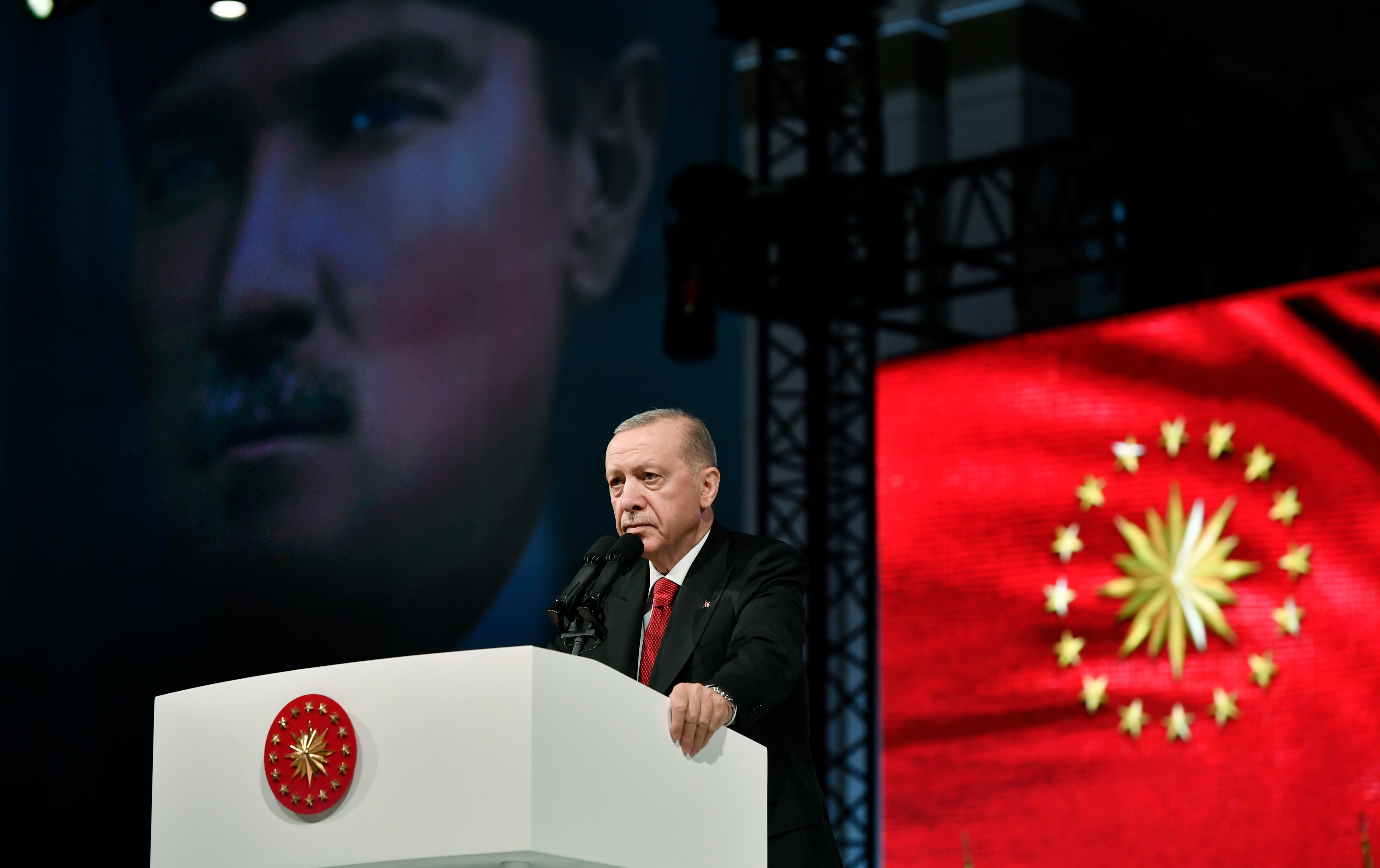 Milletin zaferinin 8. yıl dönümü! Erdoğan'dan Külliye'de 15 Temmuz mesajı Milletin zaferinin 8. yıl dönümü! Erdoğan'dan Külliye'de 15 Temmuz mesajı - 4. Resim