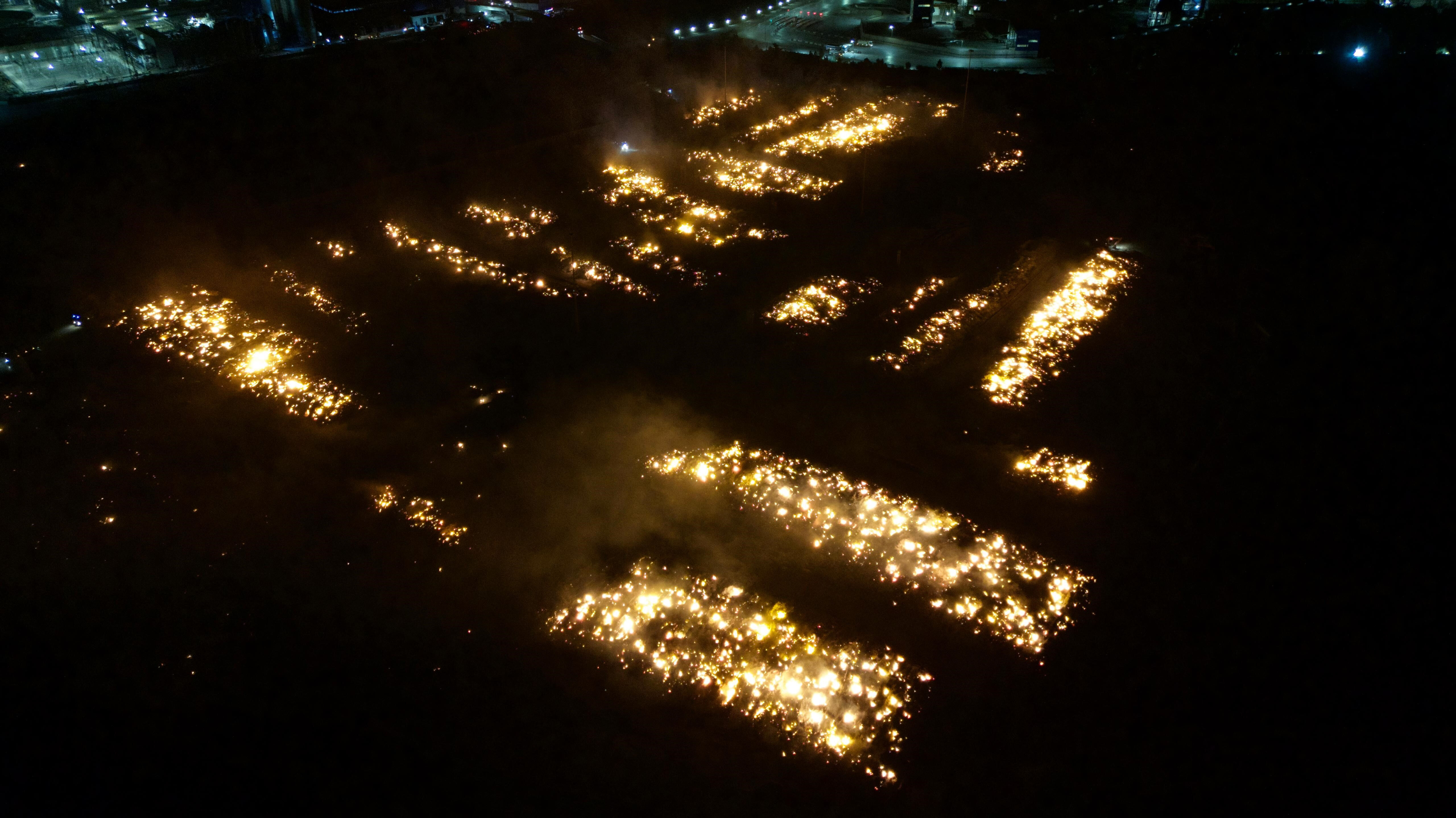 Söke kağıt fabrikasındaki yangın 5 gündür devam ediyor - 1. Resim