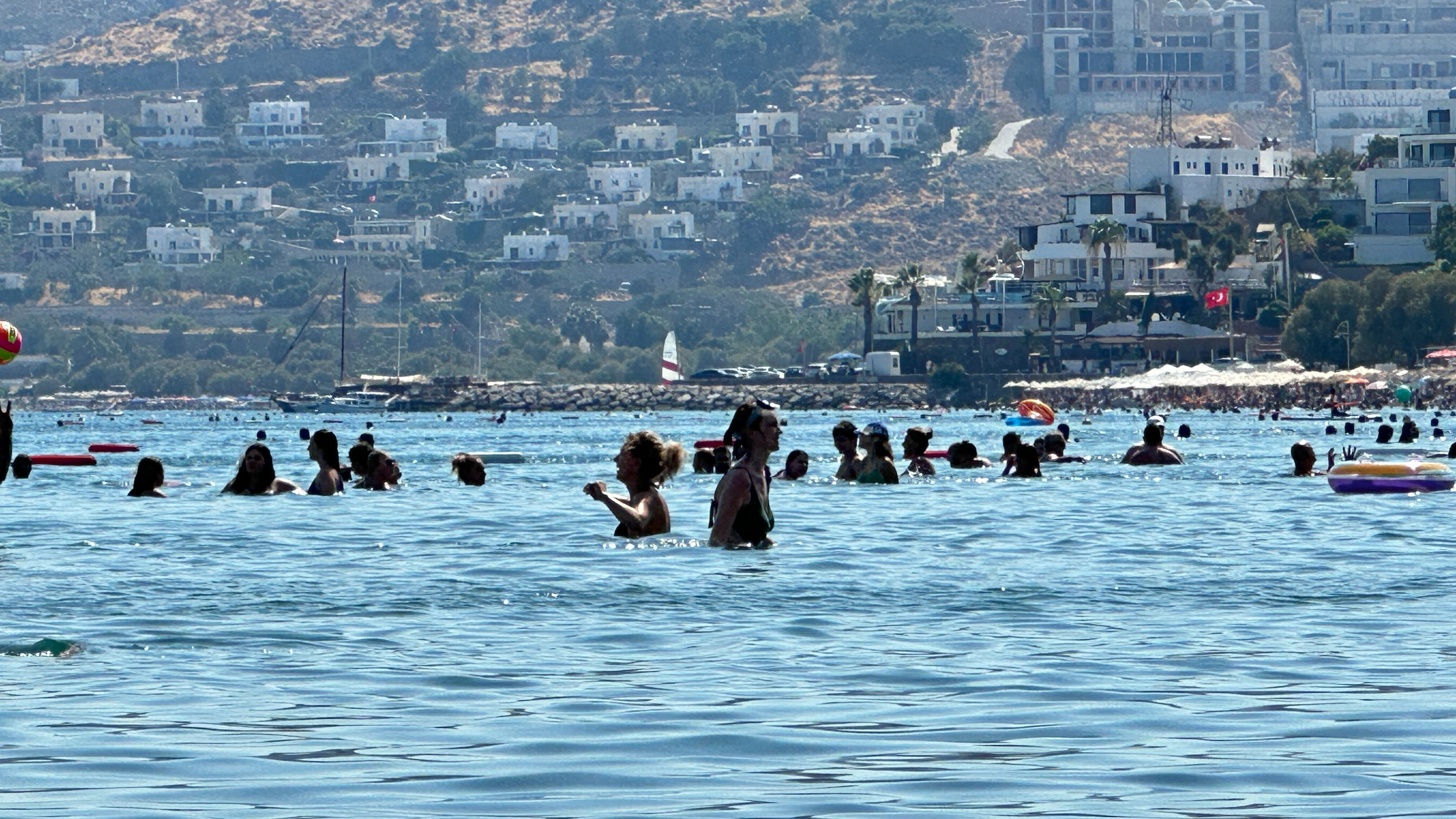 Bodrumlu turizmcilerden 'sessiz yaz' iddialarına tepki: Pahalı değiliz, boş sandalyemiz bile yok Bodrumlu turizmcilerden 'sessiz yaz' iddialarına tepki: Pahalı değiliz, boş sandalyemiz bile yok - 3. Resim