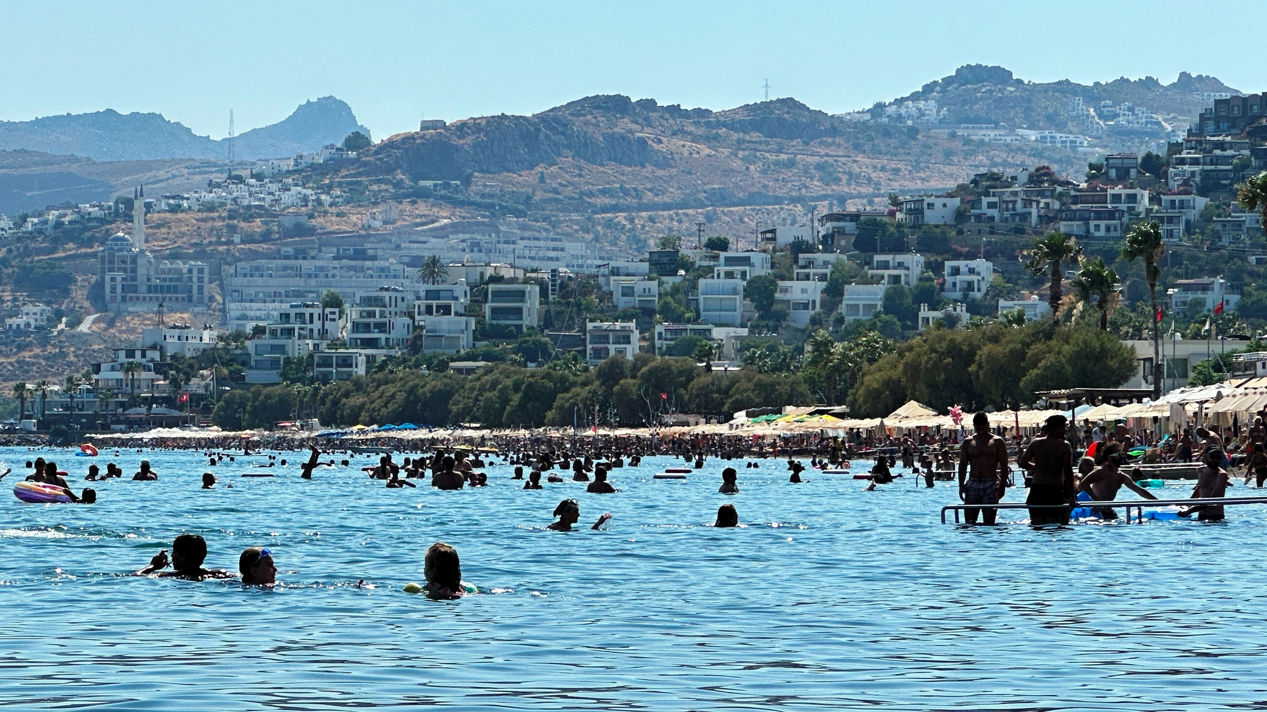 Bodrumlu turizmcilerden 'sessiz yaz' iddialarına tepki: Pahalı değiliz, boş sandalyemiz bile yok Bodrumlu turizmcilerden 'sessiz yaz' iddialarına tepki: Pahalı değiliz, boş sandalyemiz bile yok - 2. Resim