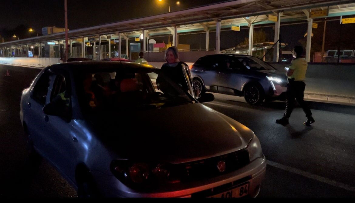 Bursa'da 17 yaşındaki s&uuml;r&uuml;c&uuml; denetime takıldı, babanın savunma 'yok artık' dedirtti - 1. Resim
