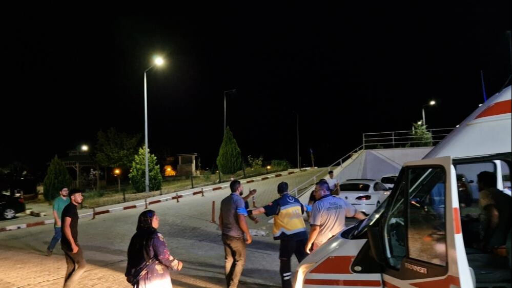 Çorum'da sıcak saatler! Ortalık savaş alanına döndü, yaralılar var - 4. Resim