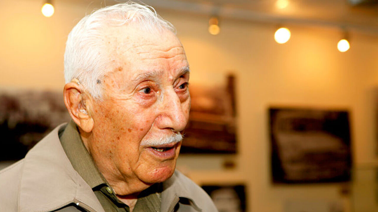 Devrim otomobilinin mühendislerindendi! Şecaattin Sevgen hayatını kaybetti Devrim otomobilinin mühendislerindendi! Şecaattin Sevgen hayatını kaybetti - 1. Resim