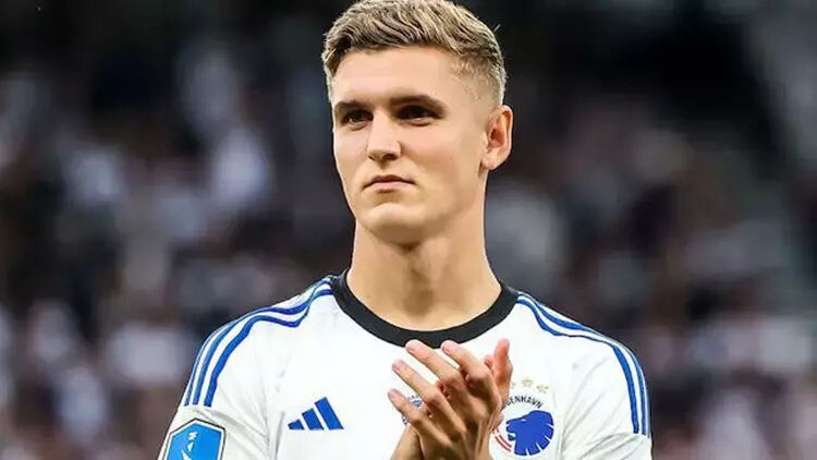 Galatasaray, Elias Jelert için 10 milyon Euro’luk bir teklif sunduğu iddia edildi! Galatasaray, Elias Jelert için 10 milyon Euro’luk bir teklif sunduğu iddia edildi! - 2. Resim