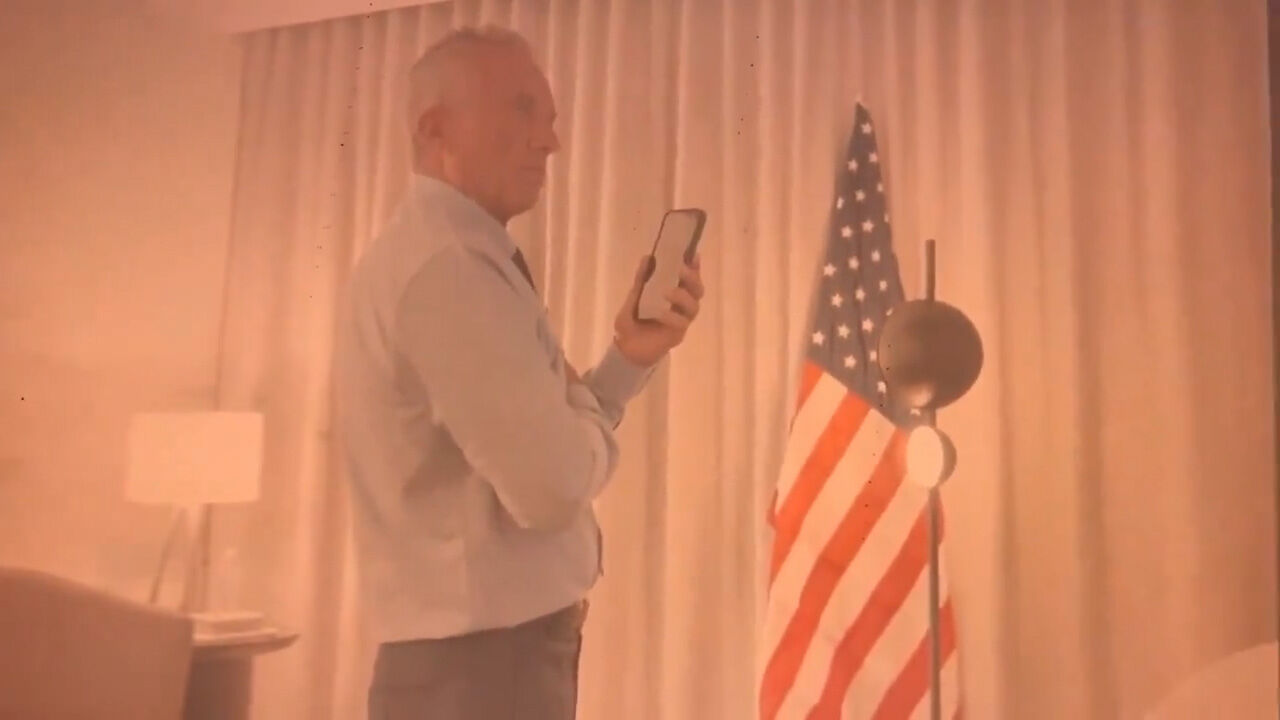 Gündeme bomba gibi düştü... Trump'ın Kennedy Jr. ile yaptığı gizli telefon görüşmesi sızdırıldı! Gündeme bomba gibi düştü... Trump'ın Kennedy Jr. ile yaptığı gizli telefon görüşmesi sızdırıldı! - 2. Resim
