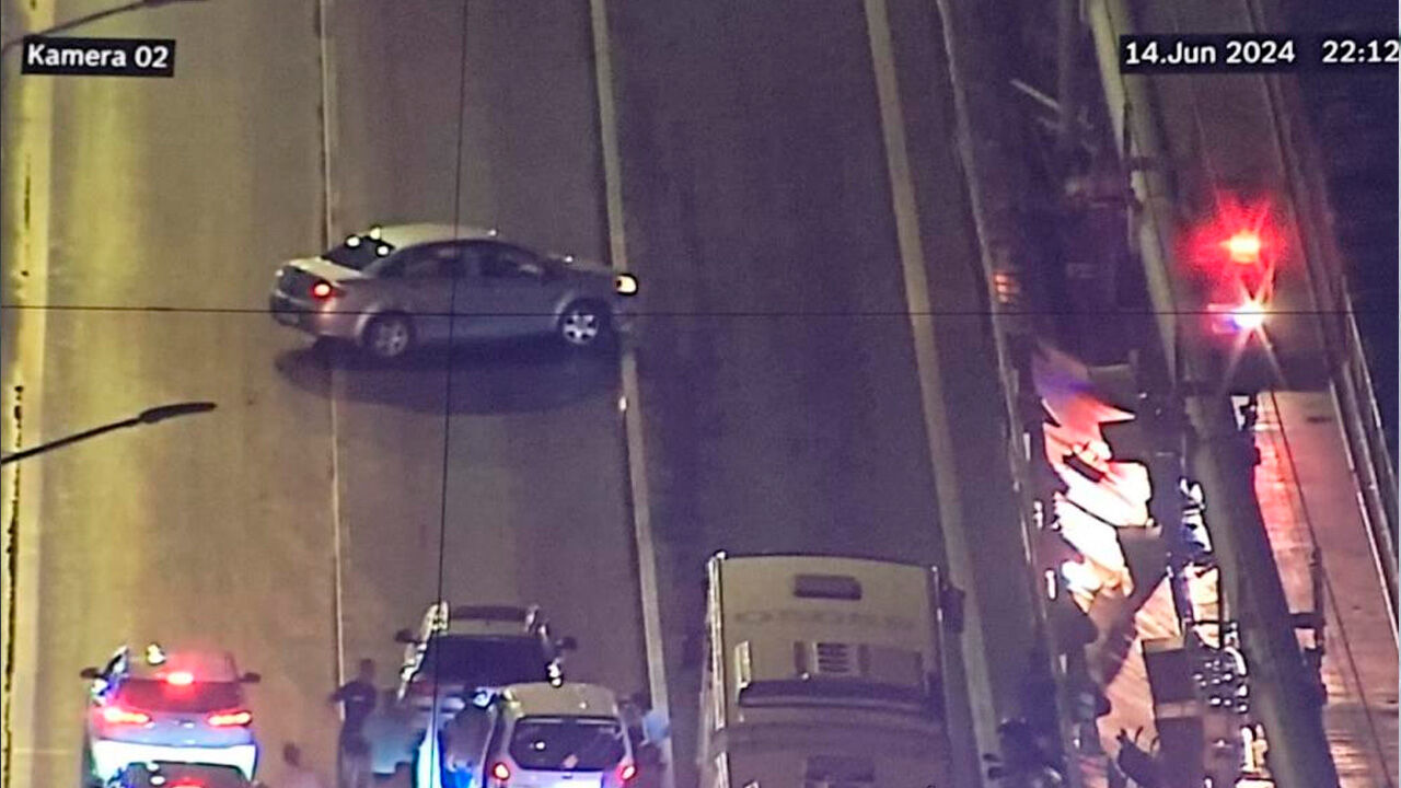 İstanbul'da 'SMA' yazılı araçla trafiği durdurmuştu! Tahliyesine karar verildi İstanbul'da 'SMA' yazılı araçla trafiği durdurmuştu! Tahliyesine karar verildi - 1. Resim