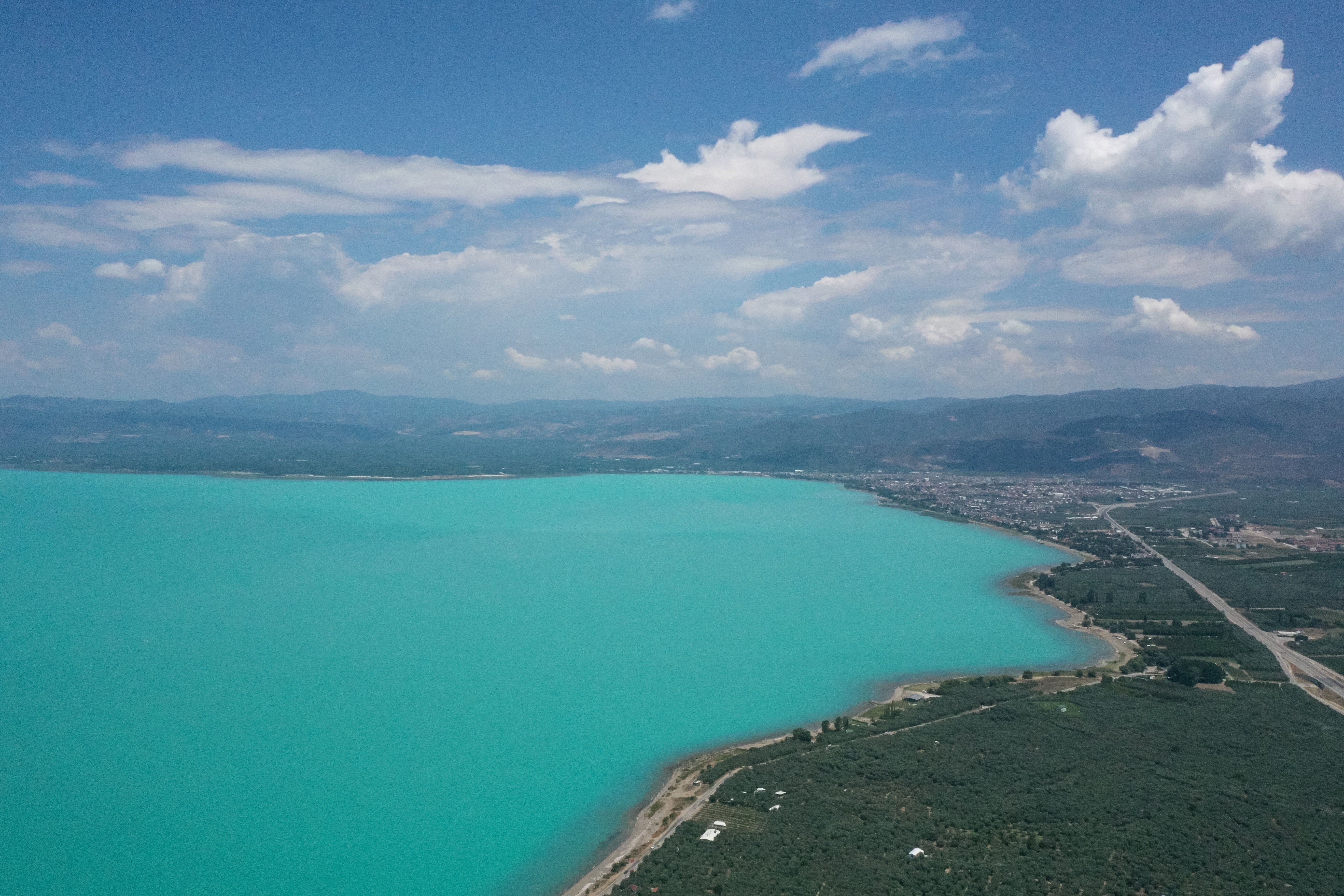 İznik Gölü dronla görüntülendi! Muhteşem görüntüsü kendisine hayran bıraktı İznik Gölü dronla görüntülendi! Muhteşem görüntüsü kendisine hayran bıraktı - 1. Resim