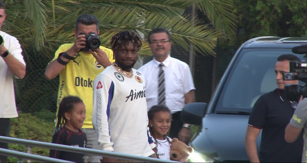 Mourinho, 5 yıldır transfer etmeye çalıştığı Allan Saint-Maximin’e nihayet kavuştu Mourinho, 5 yıldır transfer etmeye çalıştığı Allan Saint-Maximin’e nihayet kavuştu - 1. Resim