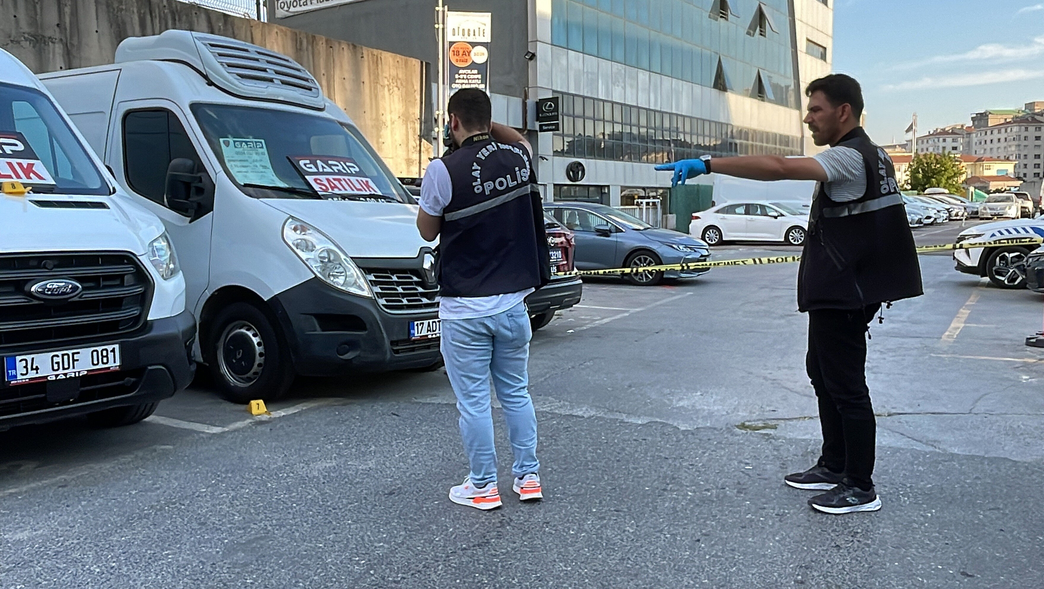 'Müziğini sesini kısar mısınız?' dedi kurşunların hedefi oldu 'Müziğini sesini kısar mısınız?' dedi kurşunların hedefi oldu - 1. Resim