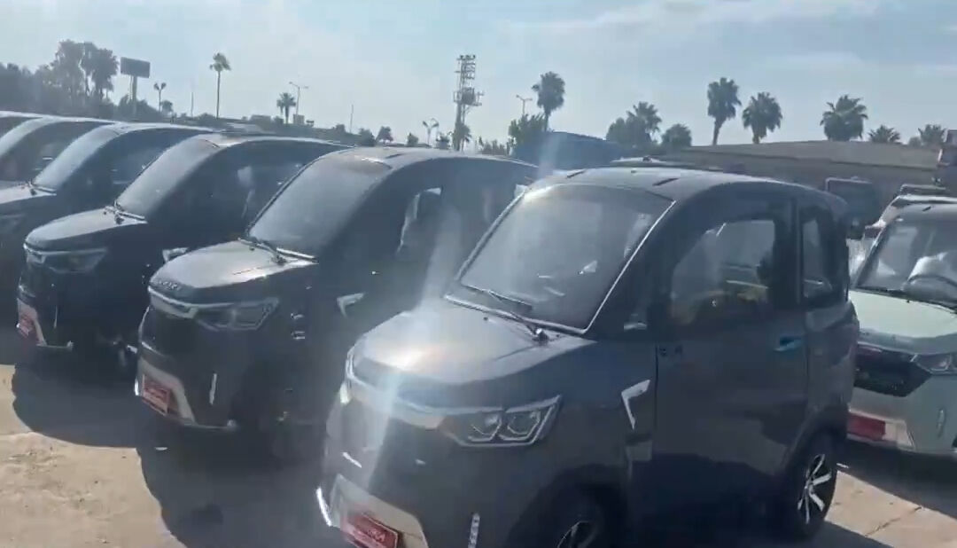 T&uuml;rkiye'ye ka&ccedil;ak sokulmak istenen 87 araca el konuldu! G&uuml;mr&uuml;k ekiplerinden 72 milyon TL'lik operasyon - 1. Resim