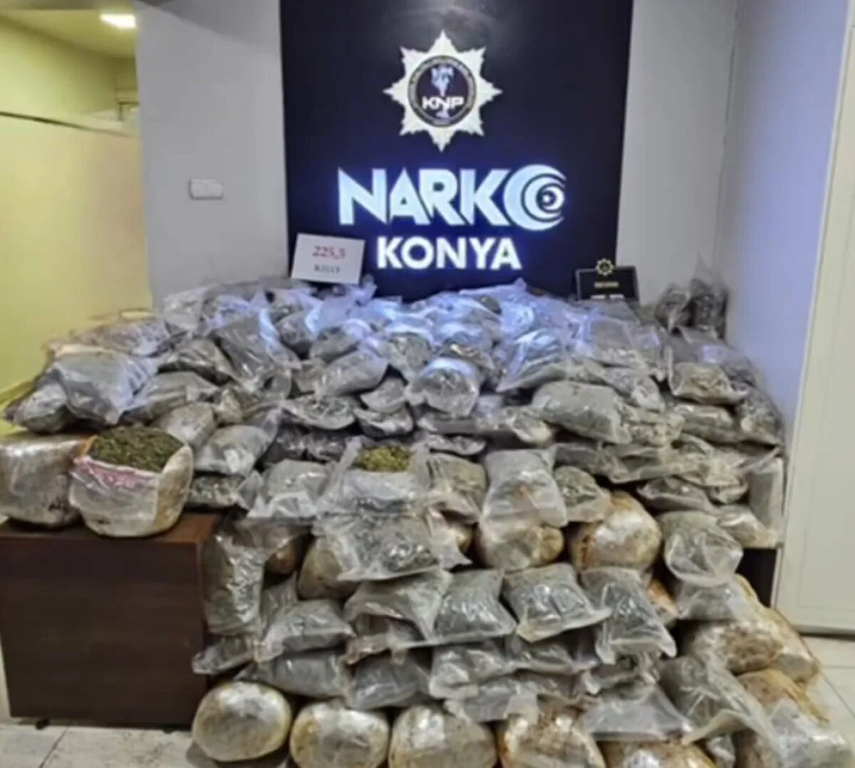 Zehir tacirlerine 57 ilde operasyon düzenlendi, 396 gözaltı var - 1. Resim