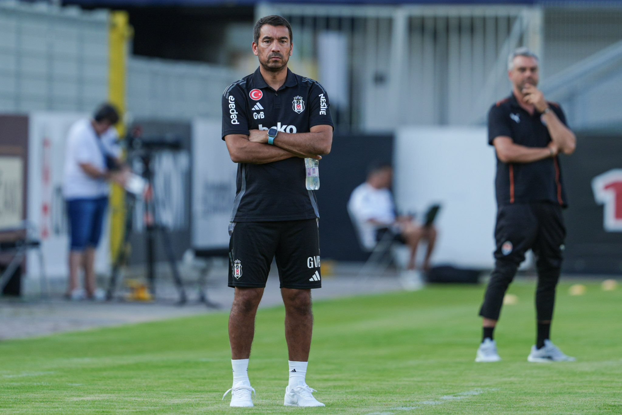 Beşiktaş Teknik Direktörü Giovanni van Bronckhorst'tan Galatasaray'a Süper Kupa mesajı Beşiktaş Teknik Direktörü Giovanni van Bronckhorst'tan Galatasaray'a Süper Kupa mesajı - 2. Resim