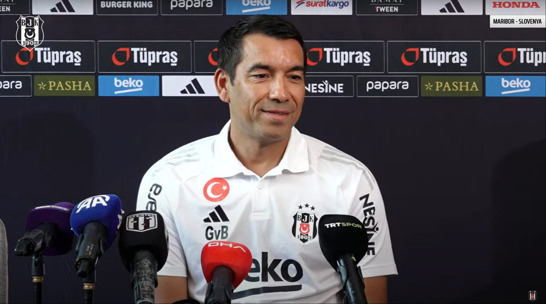 Beşiktaş Teknik Direktörü Giovanni van Bronckhorst'tan Galatasaray'a Süper Kupa mesajı Beşiktaş Teknik Direktörü Giovanni van Bronckhorst'tan Galatasaray'a Süper Kupa mesajı - 1. Resim