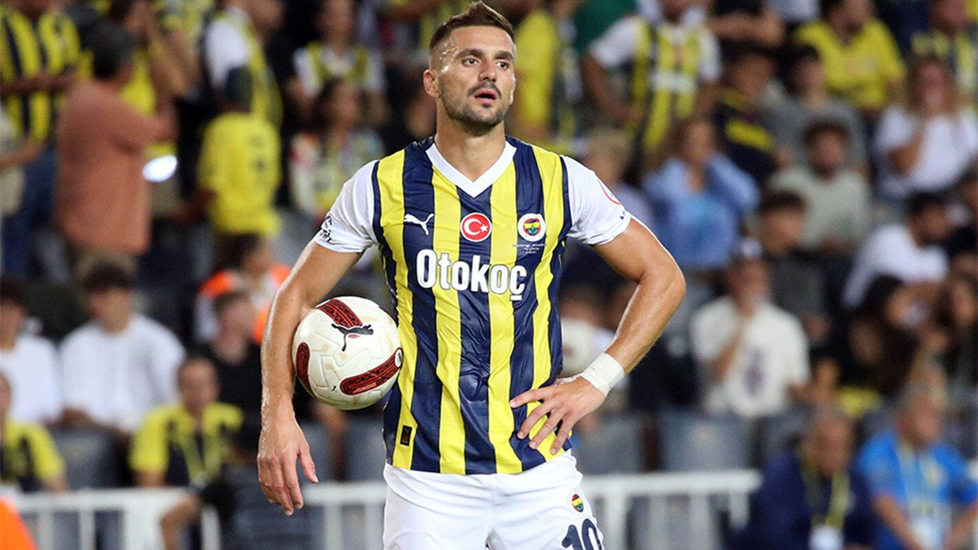 Tadic takım arkadaşlarıyla vedalaştı! Sırp futbolcudan dikkat çeken karar - 3. Resim