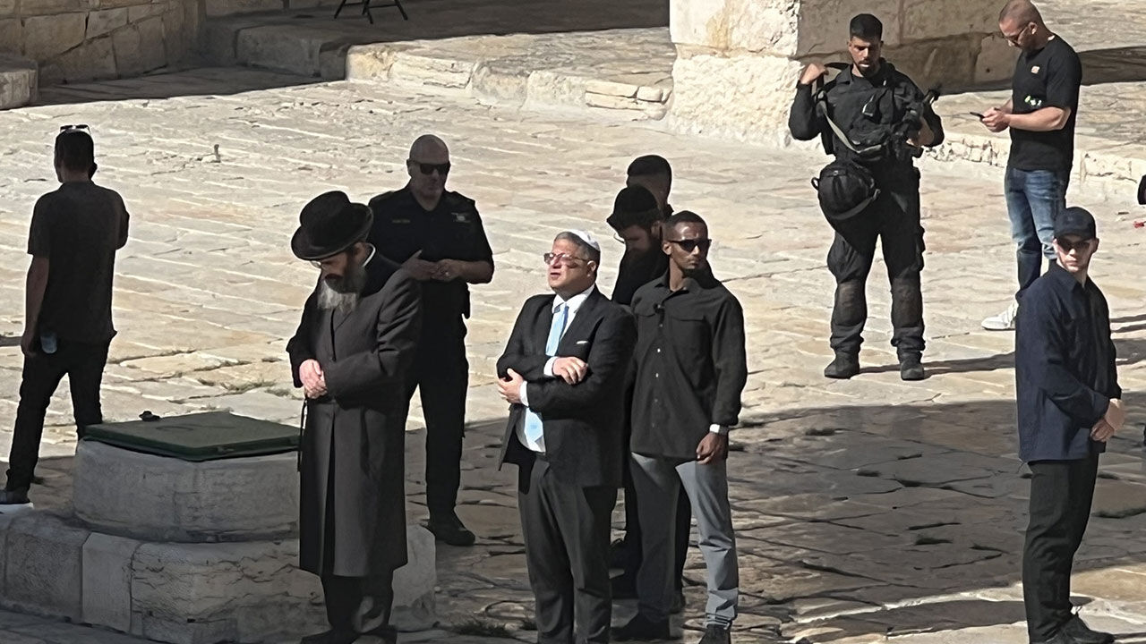 Türkiye ve Hamas'tan Mescid-i Aksa'ya baskın düzenleyen İsrailli Ben-Gvir'e tepki:  Türkiye ve Hamas'tan Mescid'i Aksa'ya baskın düzenleyen İsrailli Ben-Gvir'e tepki: