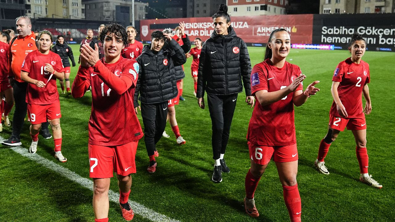A Milli Kadın Futbol Takımı Ukrayna'yı yenerse Yunanistan - Belçika maçının galibi ile karşılaşacak A Milli Kadın Futbol Takımı Ukrayna'yı yenerse Yunanistan - Belçika maçının galibi ile karşılaşacak - 1. Resim