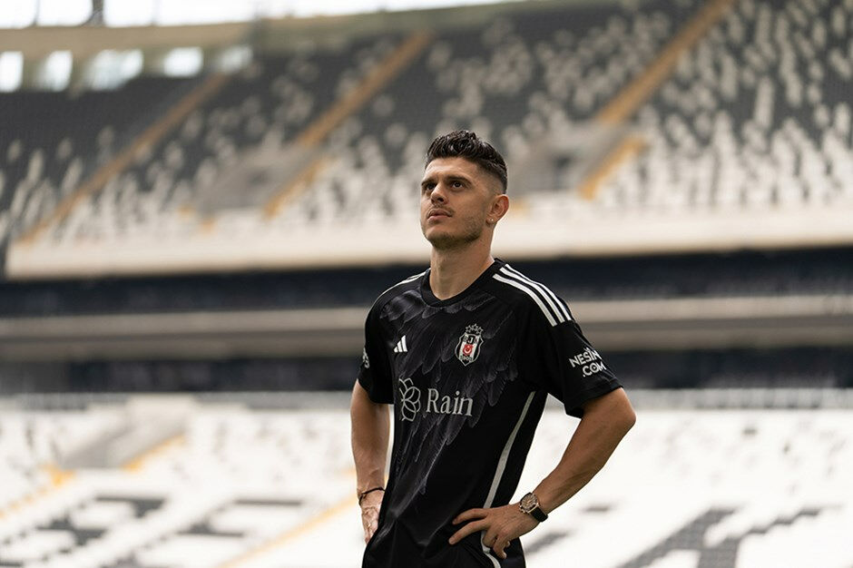 Beşiktaş'ın yıldızı Milot Rashica'dan eski takımı Galatasaray'a Süper Kupa göndermesi - 2. Resim