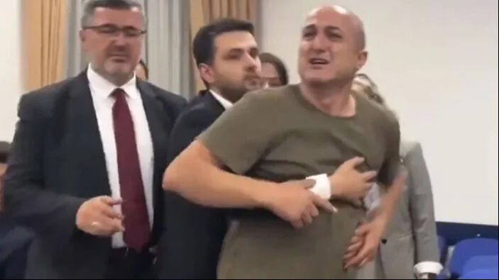 CHP’de çifte skandal! Söyledikleriyle yaptıkları birbirinin tam tersi CHP’de çifte skandal! Söyledikleriyle yaptıkları birbirinin tam tersi - 3. Resim