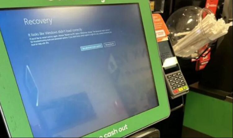 Dünya genelinde sistemler çöktü! Birçok sektörde saatlerce işlem yapılamadı, Microsoft'tan açıklama var Dünya genelinde siber skandalı! Microsoft çöktü mü? Bankalar, havayolu şirketleri ve medyayı derinden etkiledi - 1. Resim