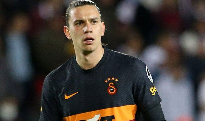 Galatasaray'da bir ayrılık daha! Okan Buruk, milli oyuncunun biletini kesti Galatasaray'da bir ayrılık daha! Okan Buruk, milli oyuncunun biletini kesti - 1. Resim