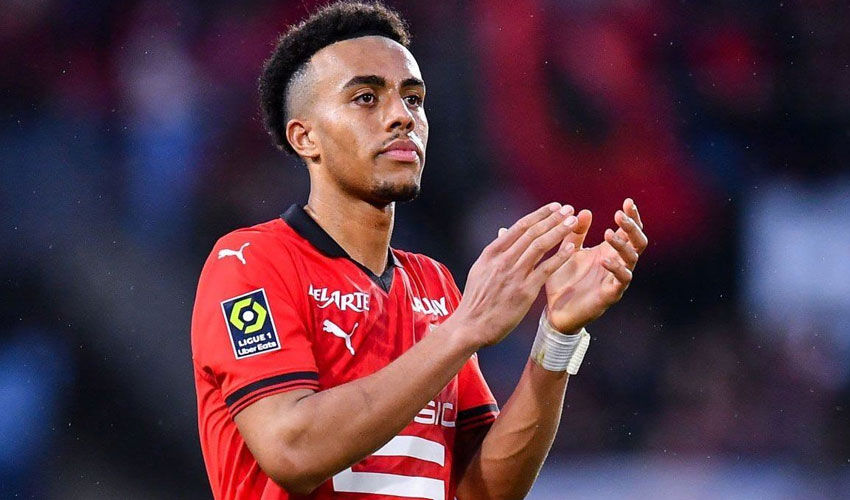 Galatasaray'ın yeni transferini Drogba ikna etti! Fildişi Sahilli yıldız İstanbul'a geliyor Galatasaray'ın yeni transferini Drogba ikna etti! Fildişi Sahilli yıldız İstanbul'a geliyor - 1. Resim