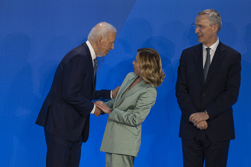 İtalya Başbakanı Meloni, boyu ile dalga geçen gazeteciye dava açtı! 5 bin euro tazminat kazandı - 2. Resim