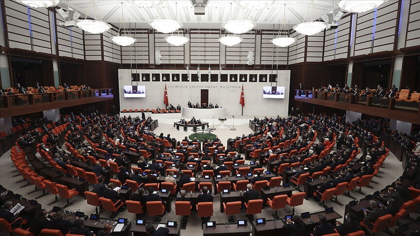 Vergi Paketi Meclis’ten geçti! Emekli olanlara 5 puanlık indirim kaldırılıyor Vergi Paketi Meclis’ten geçti! Emekli olanlara 5 puanlık indirim kaldırılıyor - 2. Resim