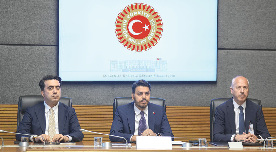 Yabancı düşmanlığı öğrenci kaçırıyor! YTB Meclis’e sunum yaptı Yabancı düşmanlığı öğrenci kaçırıyor! YTB Meclis’e sunum yaptı - 1. Resim