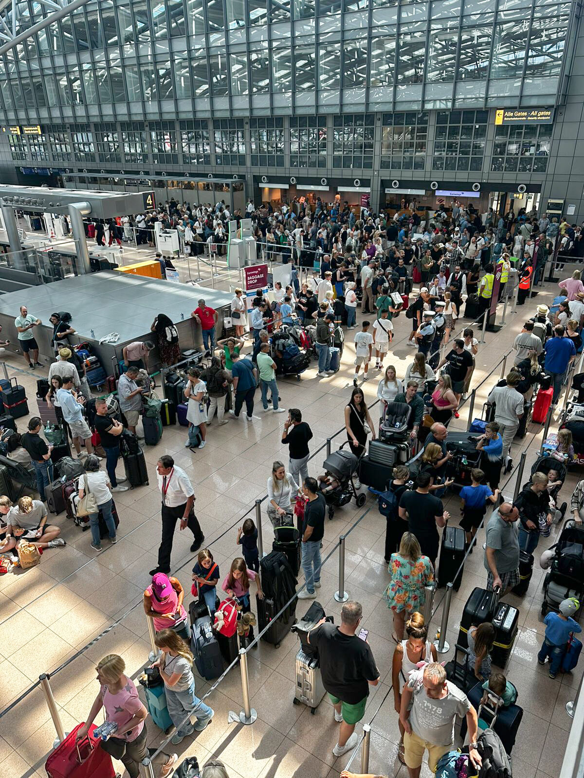 Dünyanın üstüne kara bulut çöktü! Tekno kaos global krize sebep oldu hayat durdu Dünyanın üstüne kara bulut çöktü! Tekno kaos global krize sebep oldu hayat durdu - 2. Resim