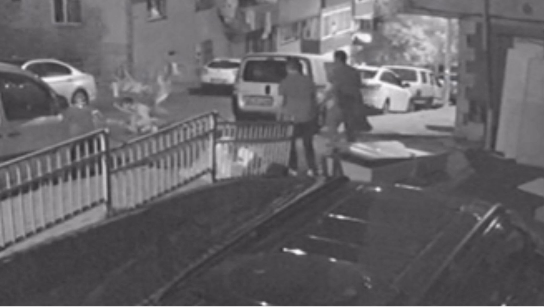Kağıthane'de anne-oğul kabusu yaşadı:  Kağıthane'de anne-oğul kabusu yaşadı:
