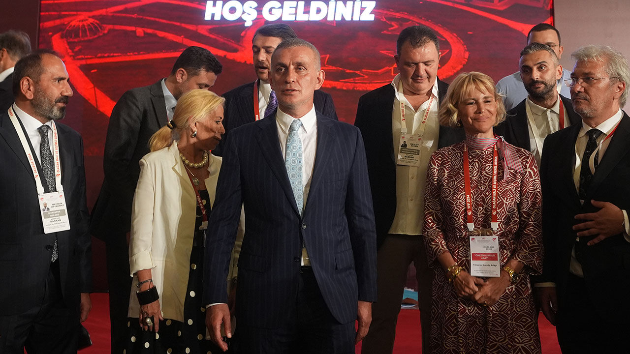 TFF'den sevindiren yasak! İbrahim Hacıosmanoğlu'nun ilk icraatı yüzleri güldürdü TFF'den sevindiren yasak! İbrahim Hacıosmanoğlu'nun ilk icraati yüzleri güldürdü - 1. Resim