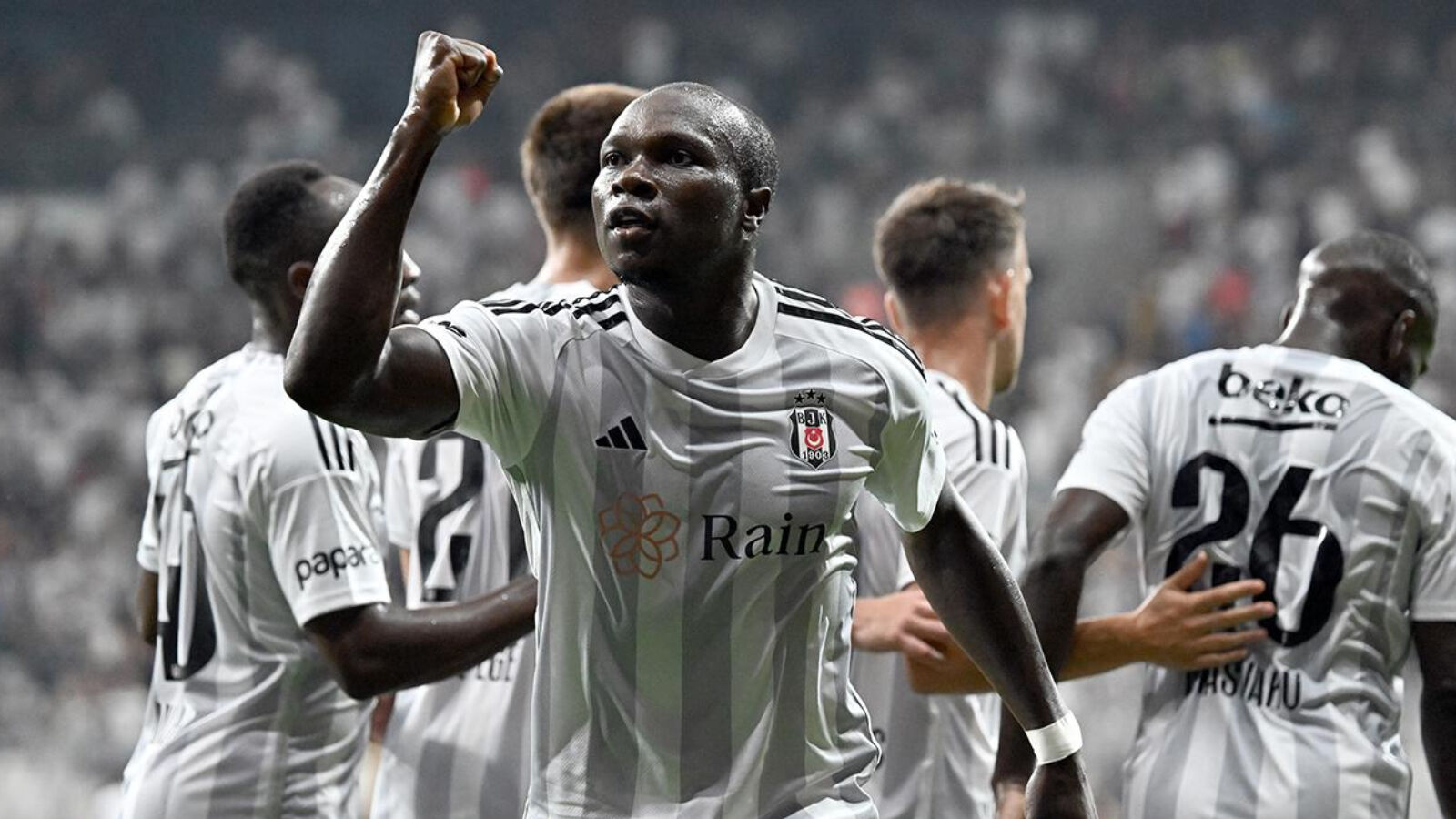 Beşiktaş'ta yabancı futbolcu krizi! Aboubakar ikna edilmezse transfer rafa kalkacak Beşiktaş'ta yabancı futbolcu krizi! Aboubakar ikna edilmezse transfer rafa kalkacak - 1. Resim