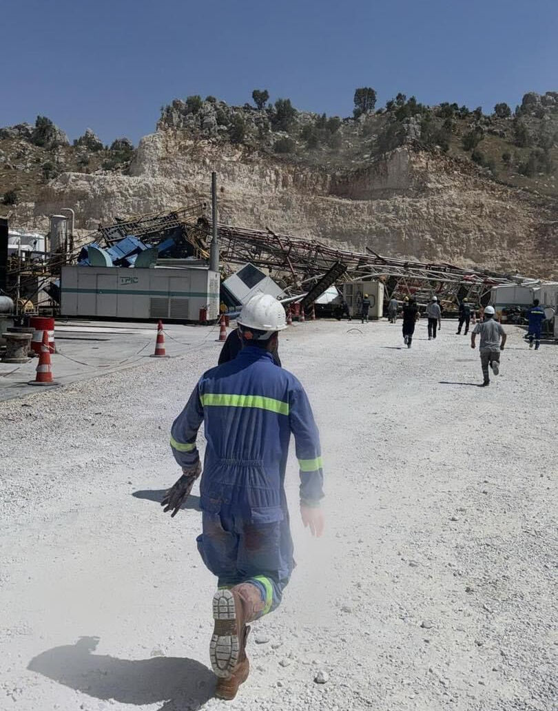 Gabar'da sondaj kulesi devrildi! Göçük altında kalan 3 işçiden 1'i hayatını kaybetti Gabar'da sondaj kulesi devrildi! 3 işçi göçük altında - 1. Resim