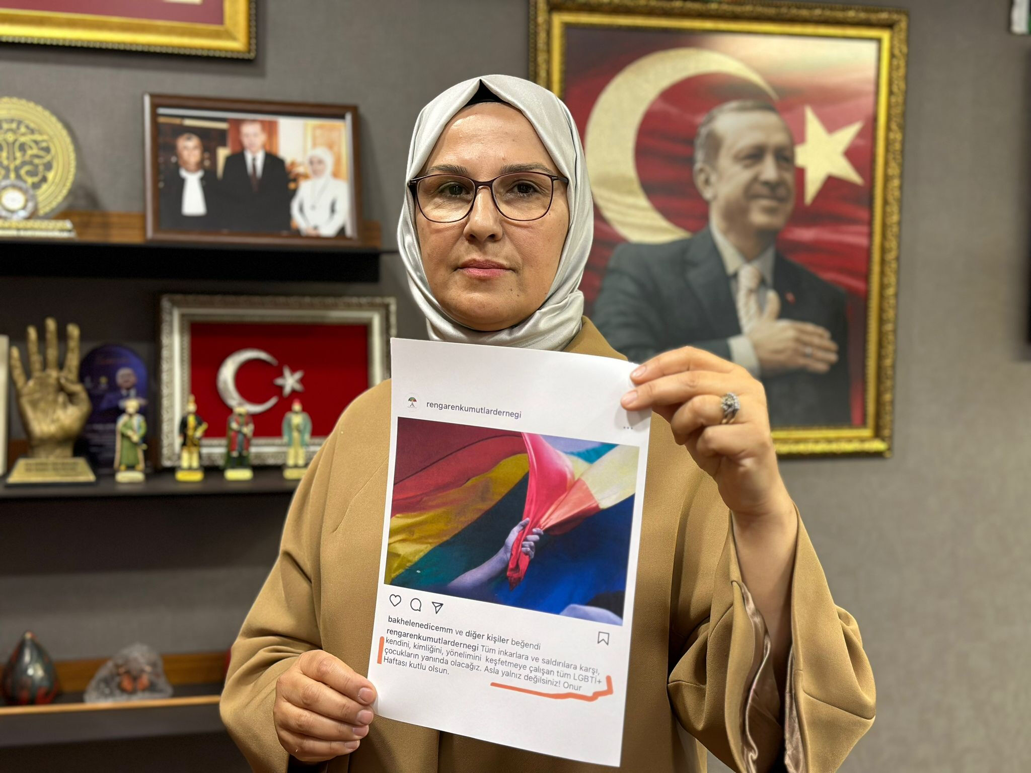 Sapkınlar &ccedil;ocukların peşine d&uuml;şt&uuml;! Depremzedeye LGBT kancası - 1. Resim