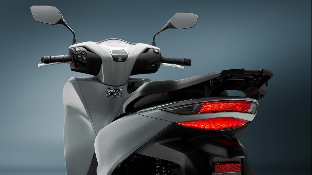 125 cc hacimli, sıvı soğutmalı Honda SH125i, Türkiye'de 166 bin 500 TL’den satışa çıktı 125 cc hacimli, sıvı soğutmalı Honda SH125i, Türkiye'de 166 bin 500 TL’den satışa çıktı - 2. Resim