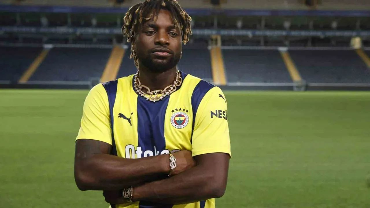 Allan Saint Maximin sakatlığı yüzünden Fenerbahçe Lugano maçı kadrosunda yer almadı