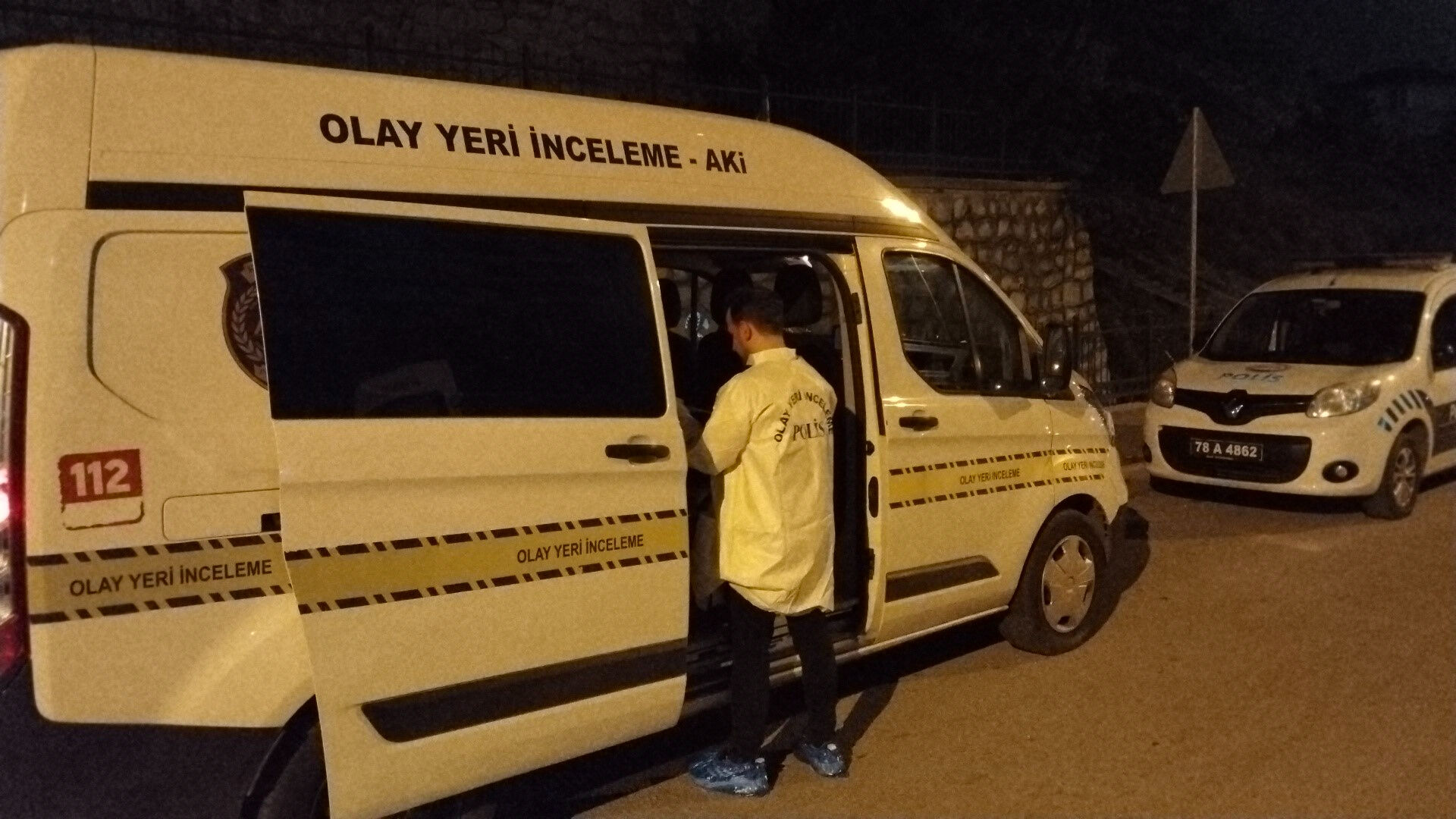 Evinde ölü bulunan Kemal Öztürk, Karabükspor'un Mavi Ateş grubunun amigoluğunu yaptı Evinde ölü bulunan Kemal Öztürk, Karabükspor'un Mavi Ateş grubunun amigoluğunu yaptı - 1. Resim