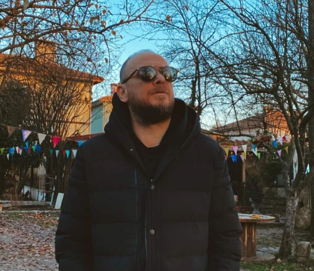 Evinde ölü bulunan Kemal Öztürk, Karabükspor'un Mavi Ateş grubunun amigoluğunu yaptı Evinde ölü bulunan Kemal Öztürk, Karabükspor'un Mavi Ateş grubunun amigoluğunu yaptı - 2. Resim