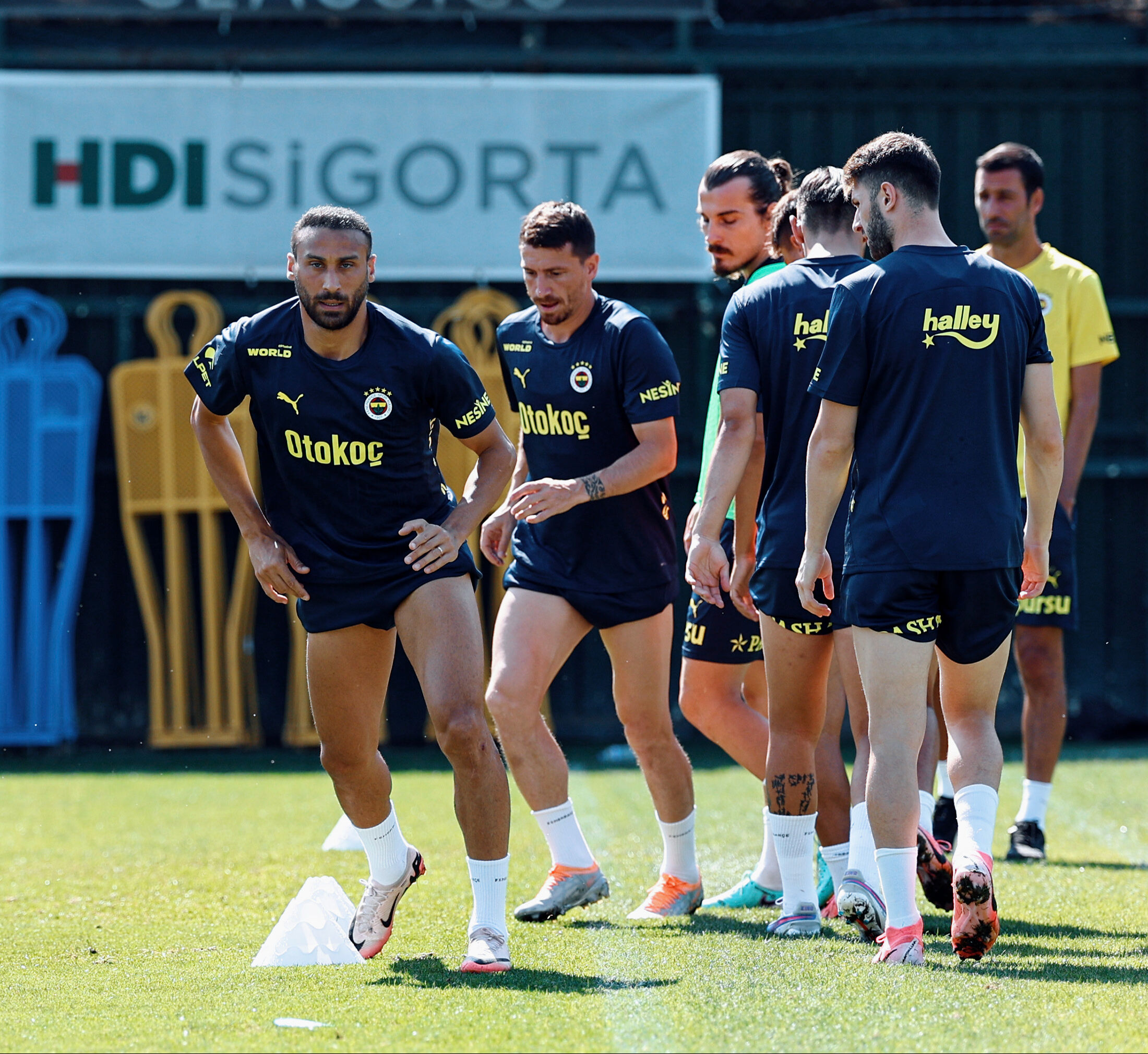 Fenerbahçe'nin yeni transferi Allan Saint-Maximin sakatlandı! Lugano maçında kadroda yok Fenerbahçe'nin yeni transferi Allan Saint-Maximin sakatlandı! Lugano maçında kadroda yok - 3. Resim