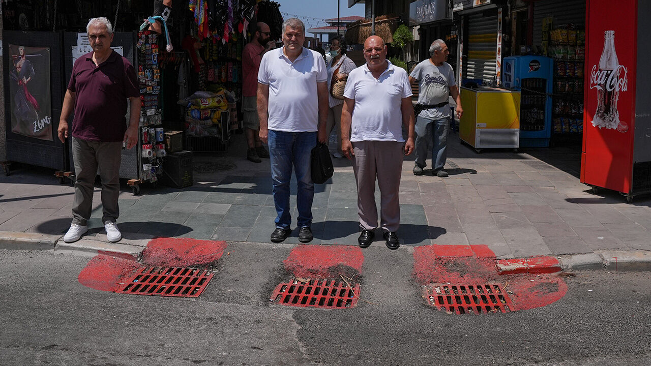 Kızı Özge Ceren Deniz'in can verdiği yerde isyan etti! Acılı baba: Hepsinin yargılanmasını istiyorum Kızı Özge Ceren Deniz'in can verdiği yerde isyan etti! Acılı baba: Hepsinin yargılanmasını istiyorum - 1. Resim