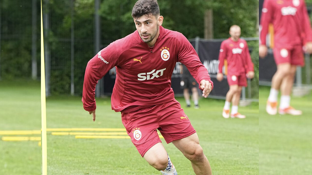 Yeni yabancı kuralı Galatasaraylı yıldızı sevindirdi! Menajeri kalmak istediğini açıkladı Yeni yabancı kuralı Galatasaraylı yıldızı sevindirdi! Menajeri kalmak istediğini açıkladı - 1. Resim