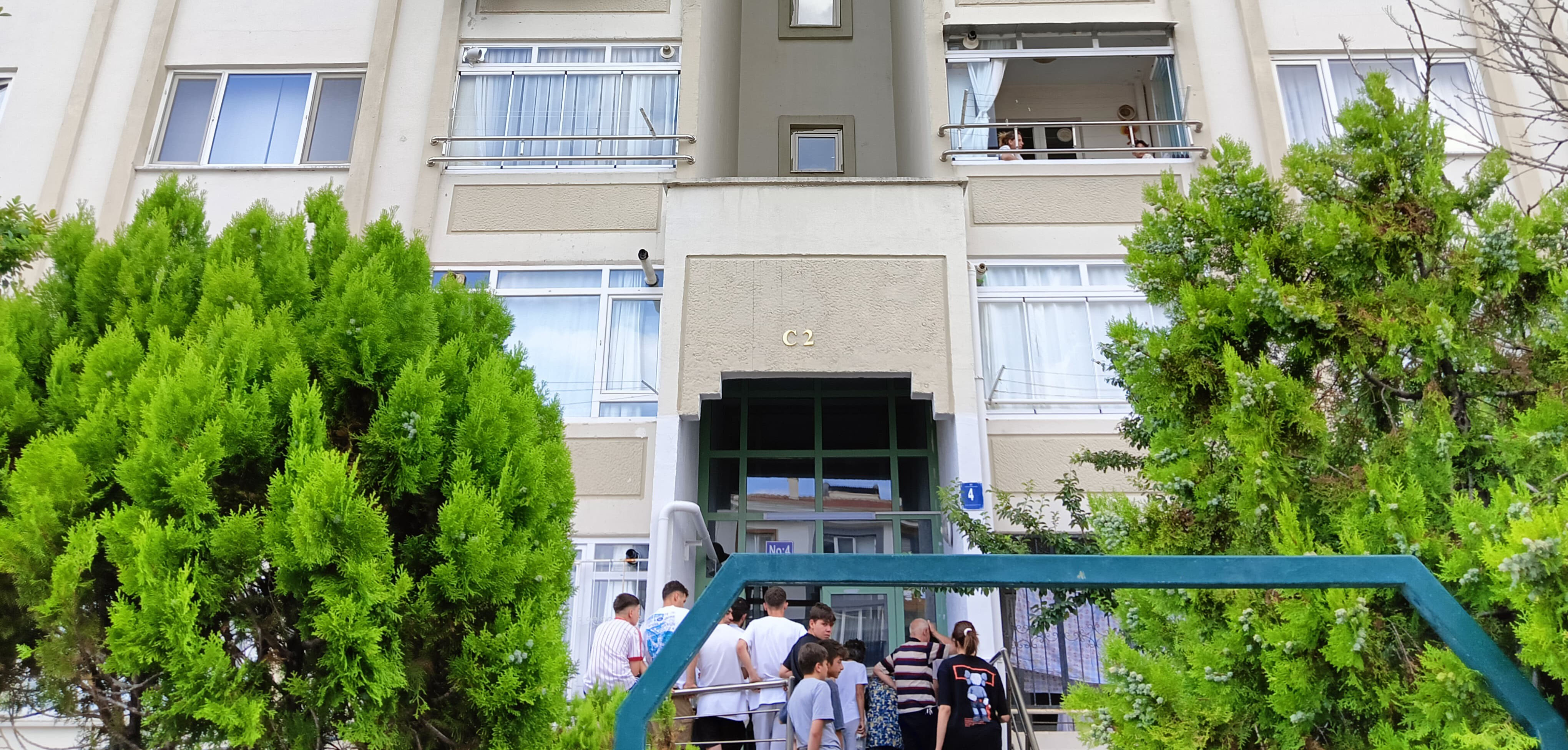 13 yaşındaki kızın feci sonu! 5'inci kattan asansör boşluğuna düştü - 1. Resim