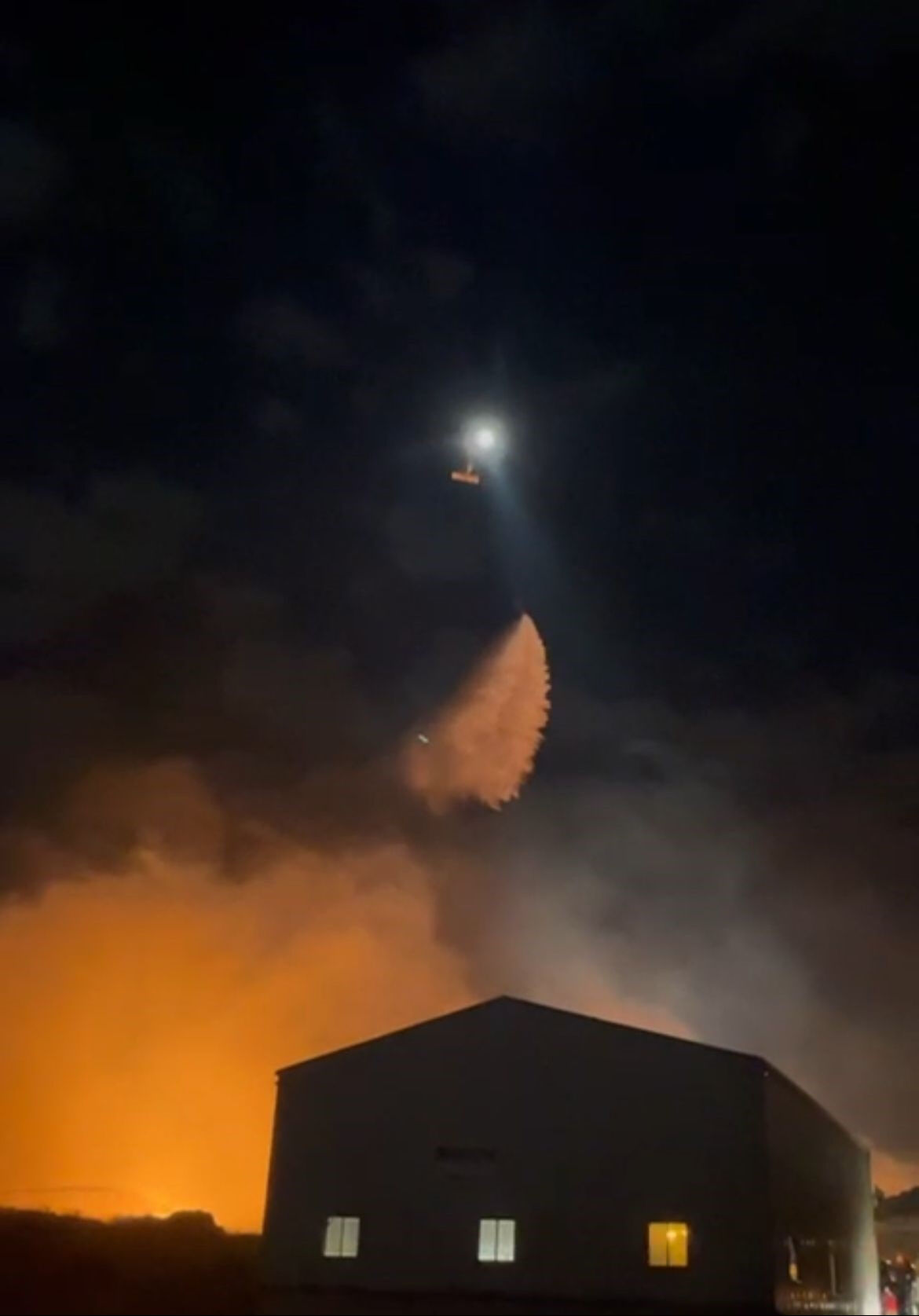 Ankara'da çöp toplama alanında yangın çıktı! Başkentte dumanlar gökyüzünü kapladı Ankara'da çöp toplama alanında yangın çıktı! Başkentte dumanlar gökyüzünü kapladı - 1. Resim