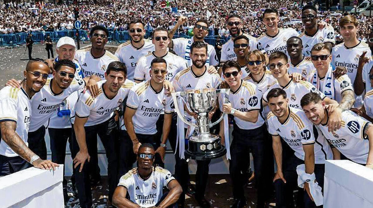 Arda Güler'li Real Madrid, dünya futbol tarihine geçti! Açıklanan yıllık gelir dudak uçuklattı Arda Güler'li Real Madrid, dünya futbol tarihine geçti! Açıklanan yıllık gelir dudak uçuklattı - 1. Resim