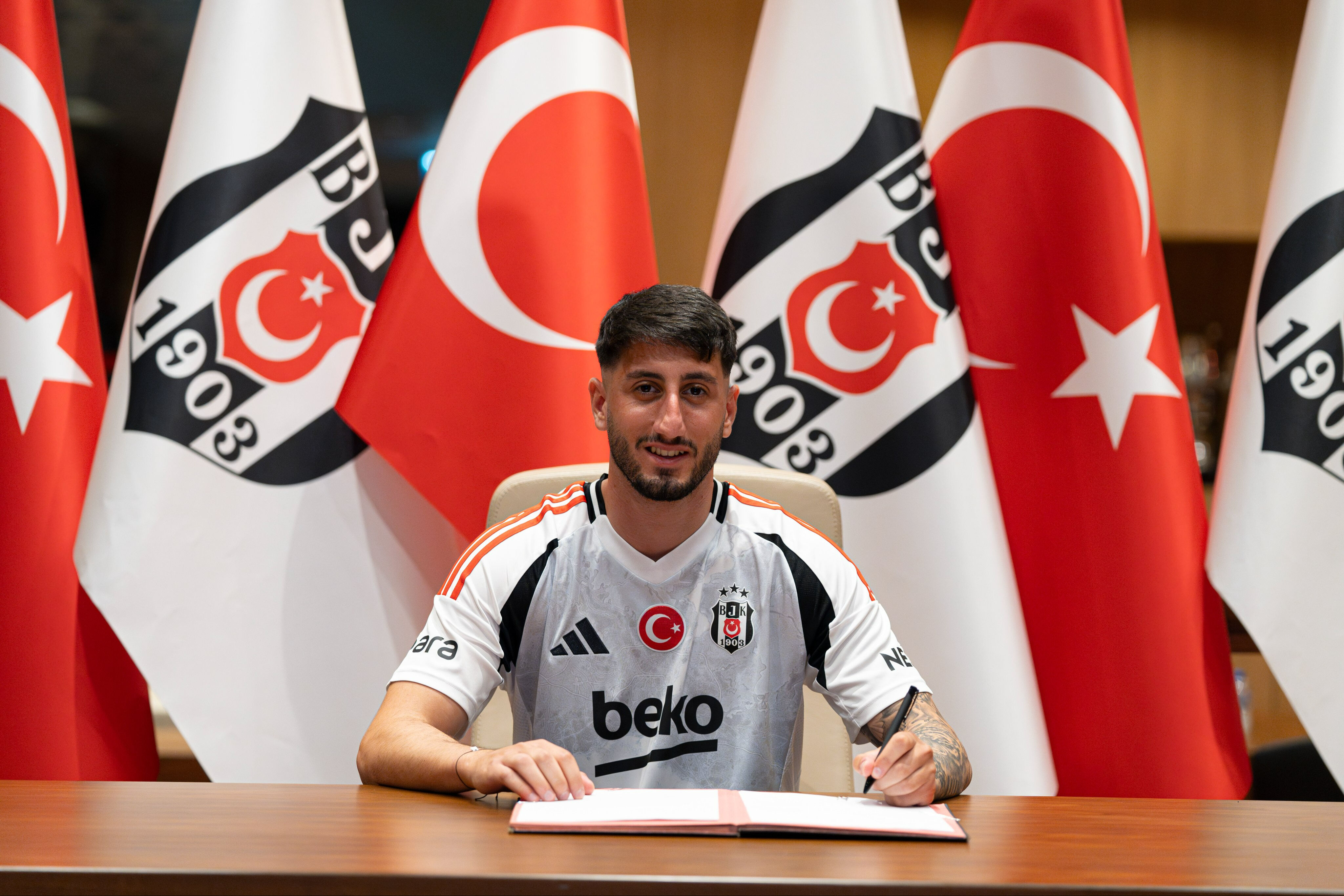Beşiktaş'a imza atan Can Keleş transferin perde arkasını anlattı Beşiktaş'a imza atan Can Keleş transferin perde arkasını anlattı - 2. Resim