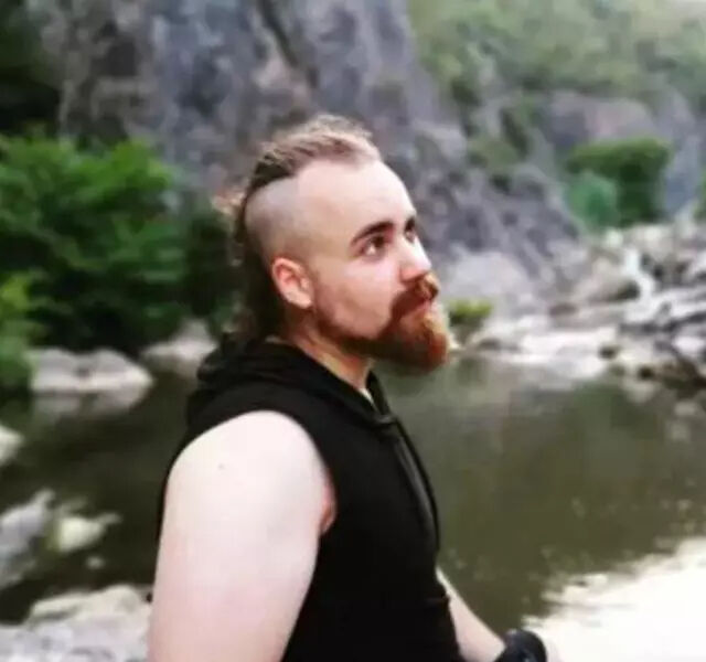 Erimşah Bora bambaşka biri oldu! Yeni mesleği şaşırttı Erimşah Bora bambaşka biri oldu! Yeni mesleği şaşırttı - 2. Resim